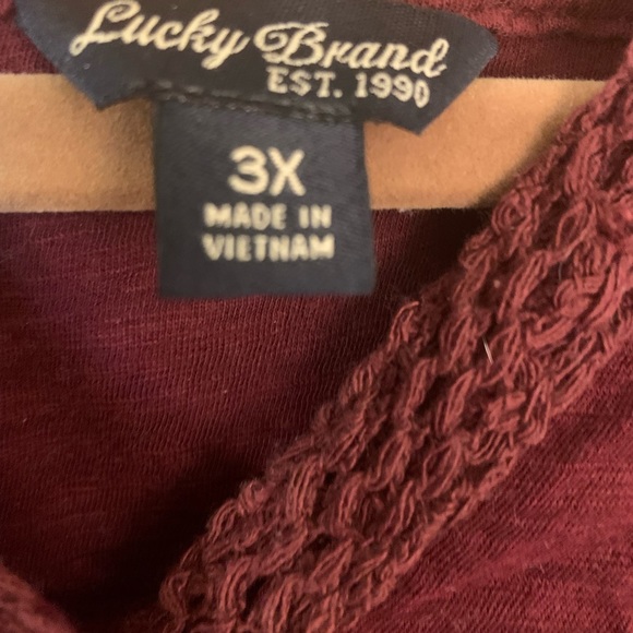 Maroon 3x lucky brand tee shirt - Picture 2 of 2